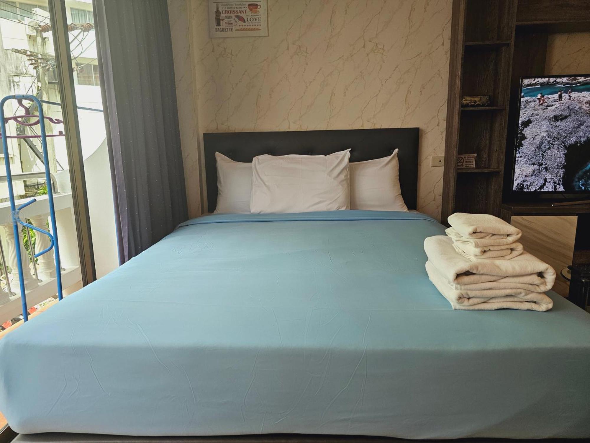 Patong Central Residence & Apartment Szoba fotó