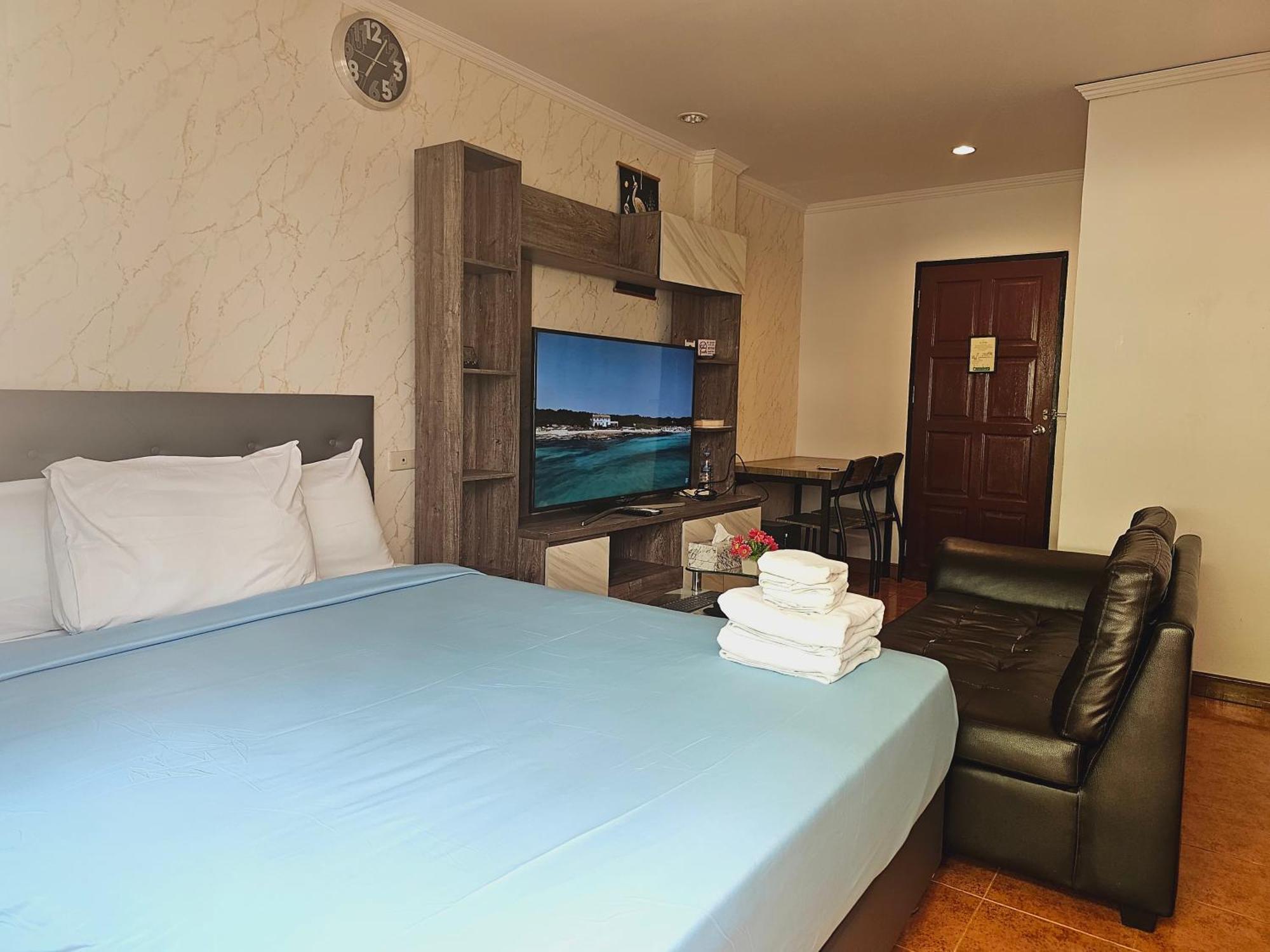 Patong Central Residence & Apartment Szoba fotó
