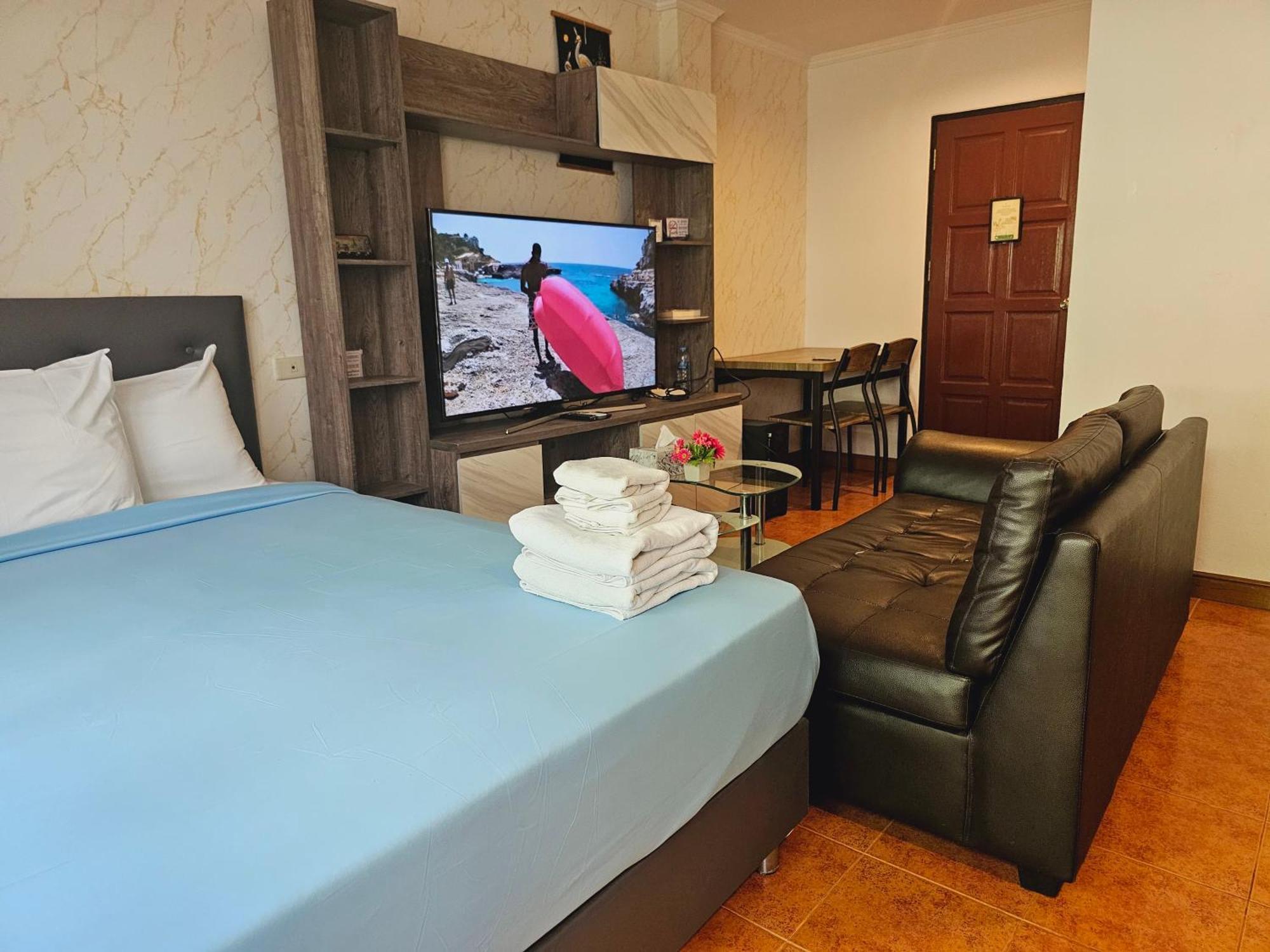 Patong Central Residence & Apartment Szoba fotó