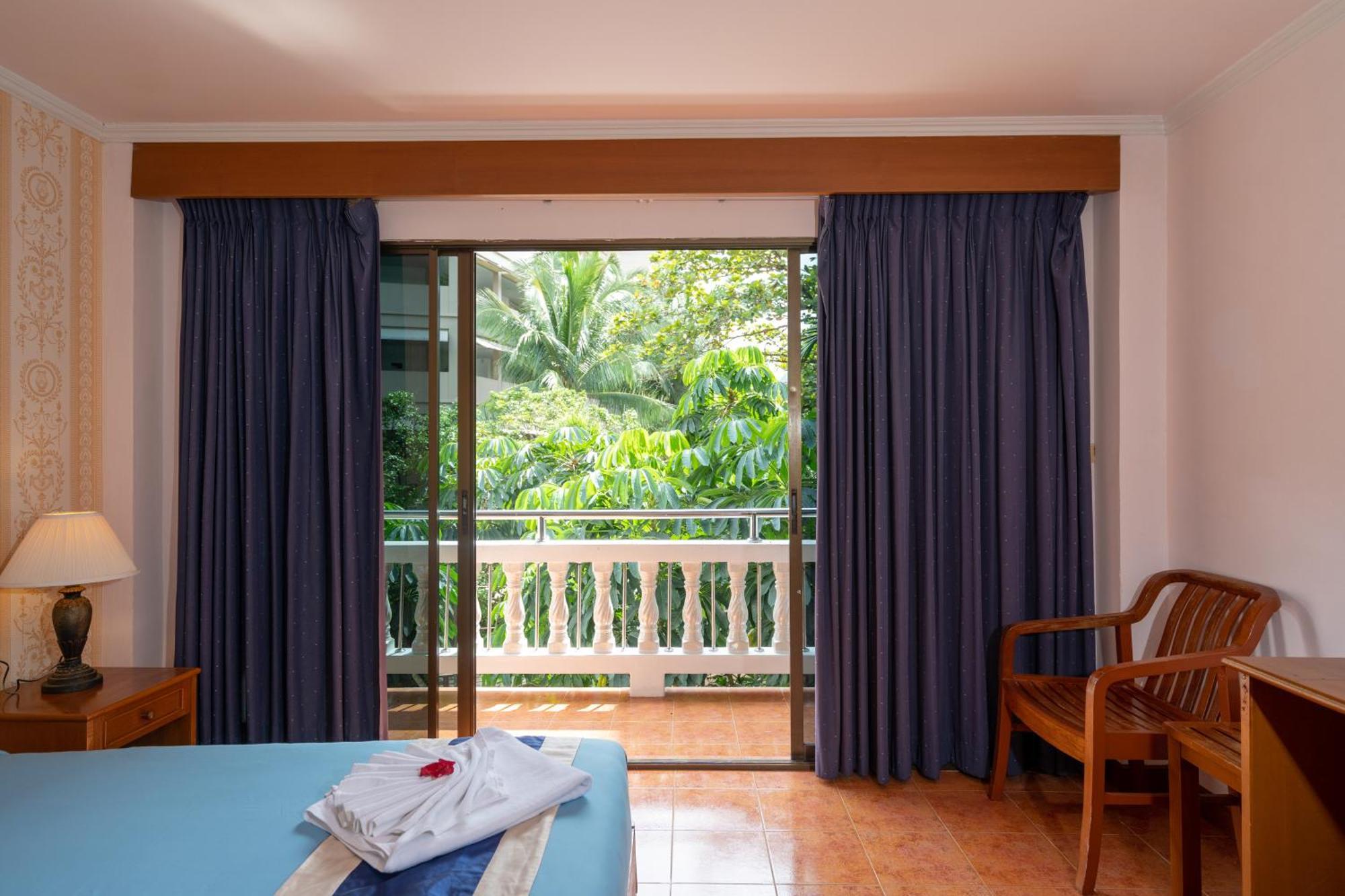 Patong Central Residence & Apartment Kültér fotó