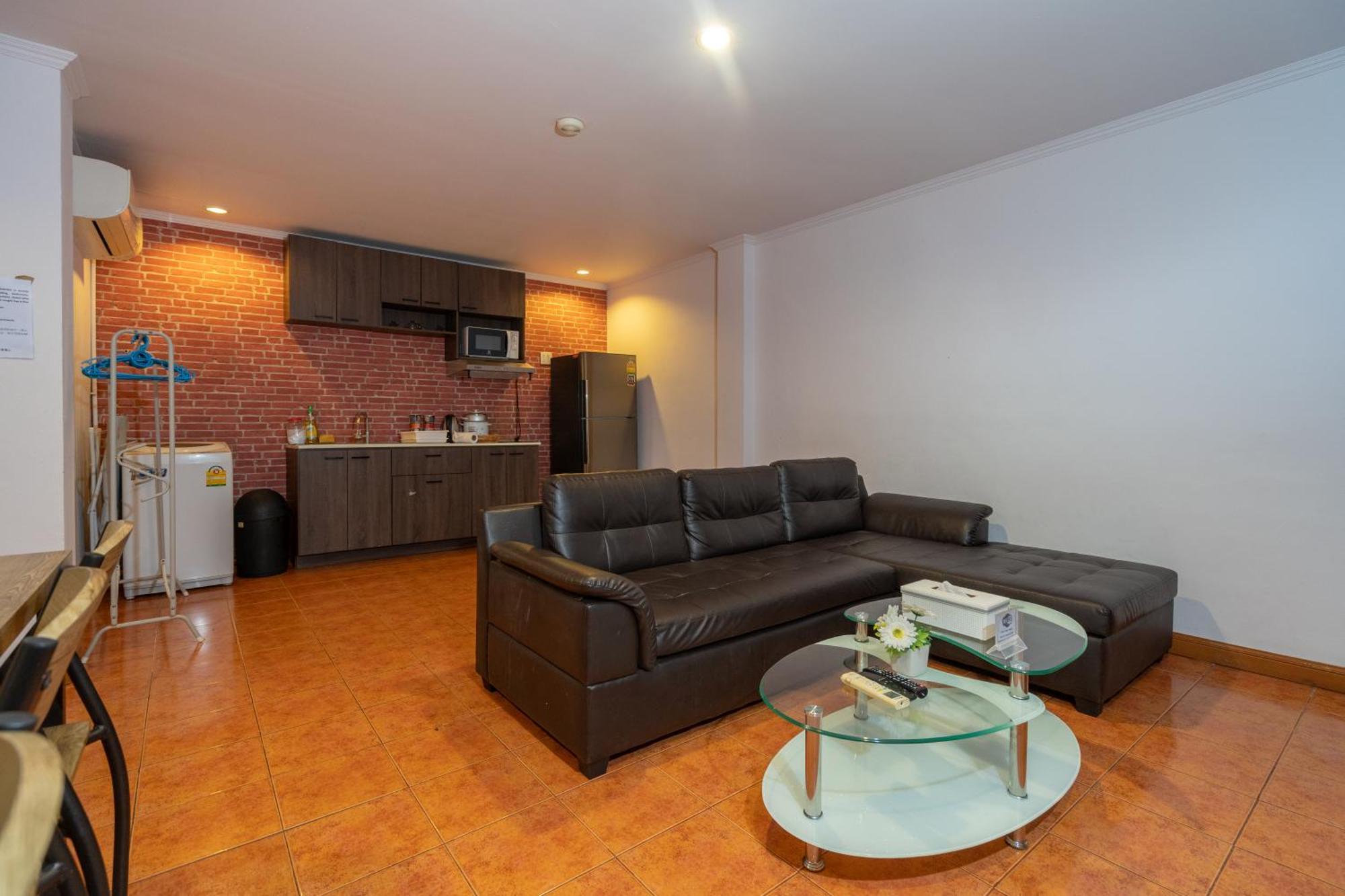 Patong Central Residence & Apartment Szoba fotó