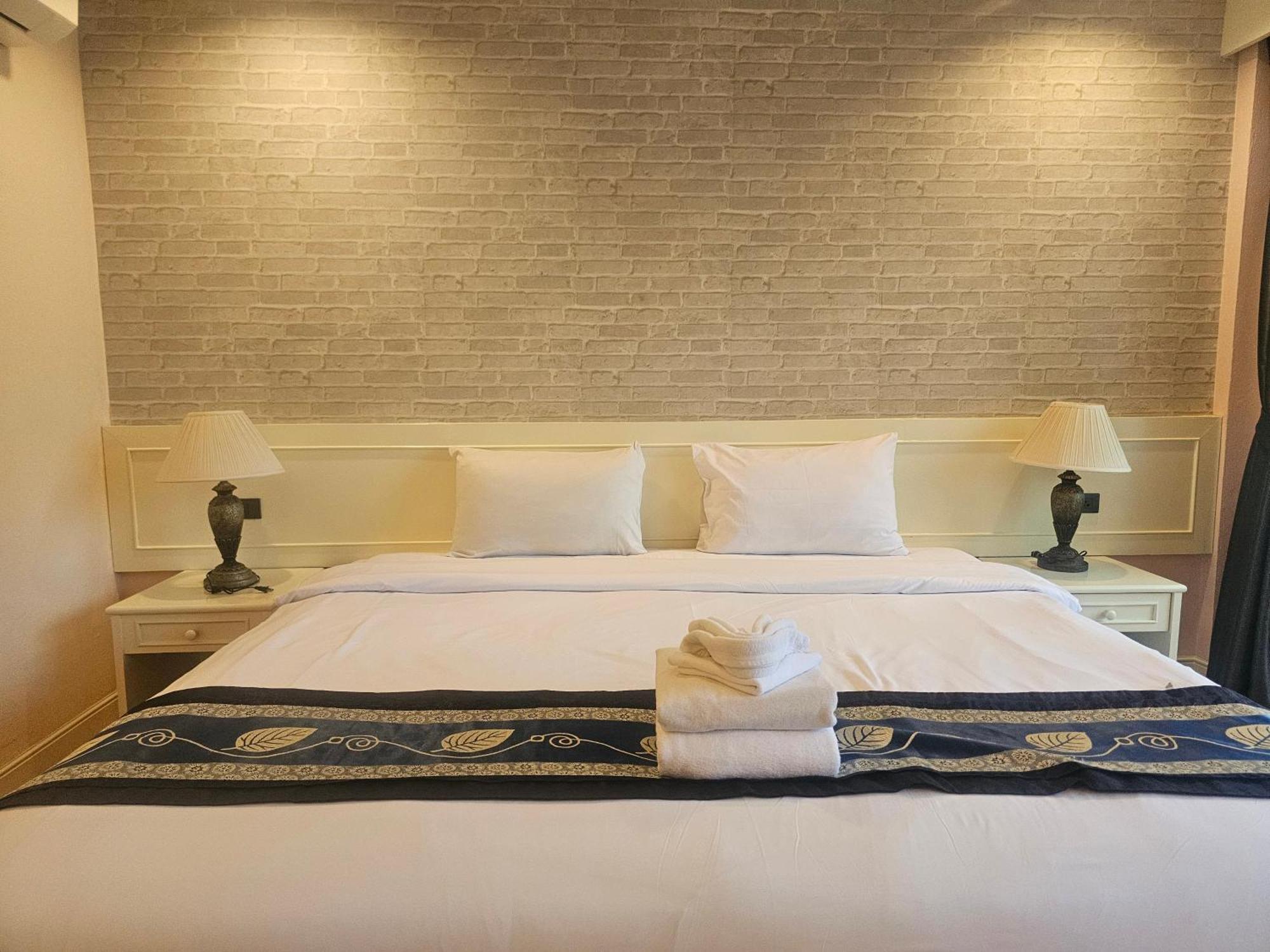 Patong Central Residence & Apartment Kültér fotó